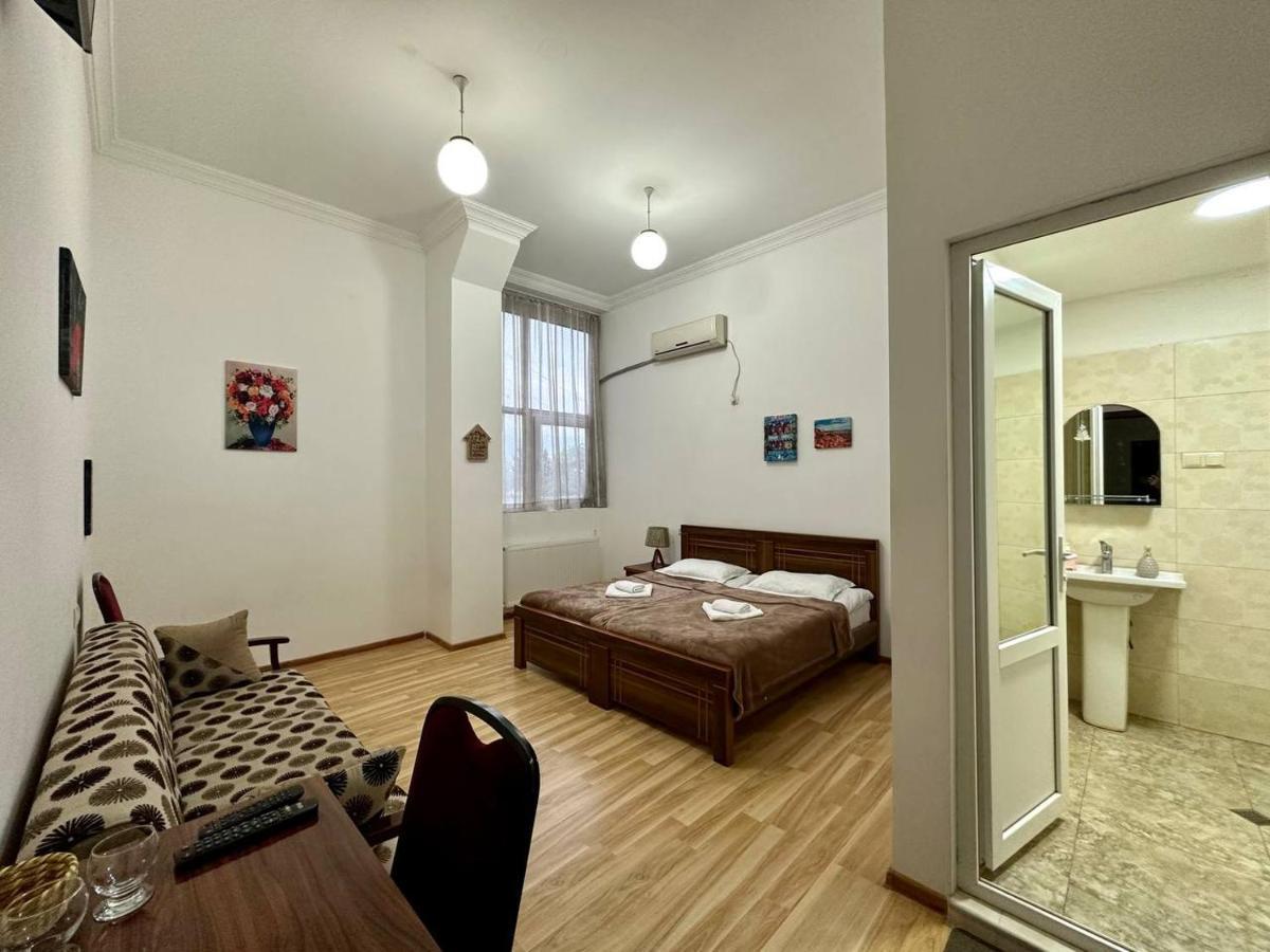 Hotel Gallery Home Tbilisi Exterior photo